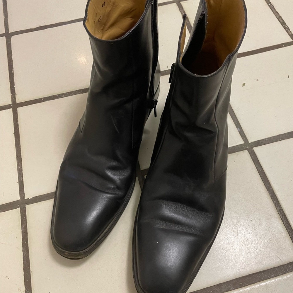 Sleek Black Men's Leather Ankle Boots